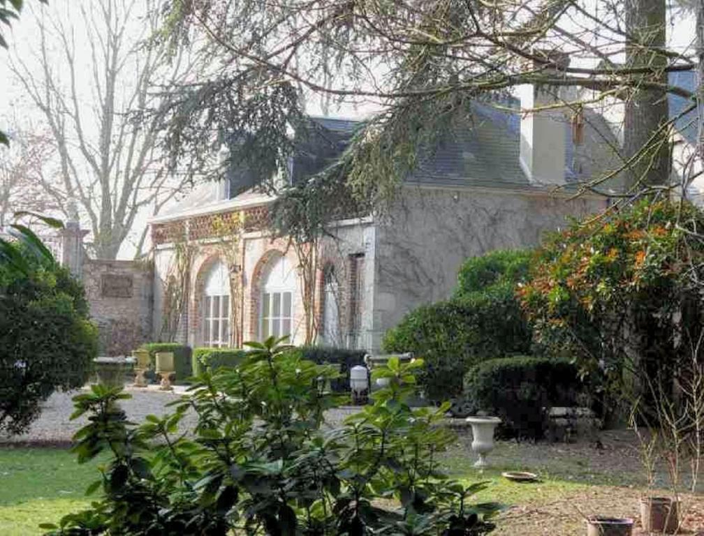 Chambre D'Hotes Les Rives De La Tronne Mer Bagian luar foto