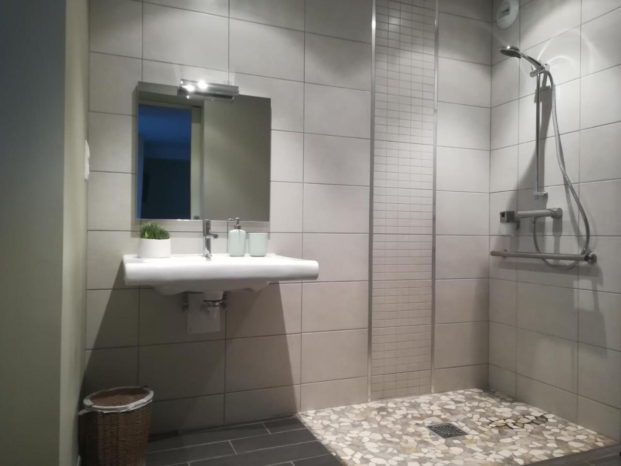 Chambre D'Hotes Les Rives De La Tronne Mer Bagian luar foto